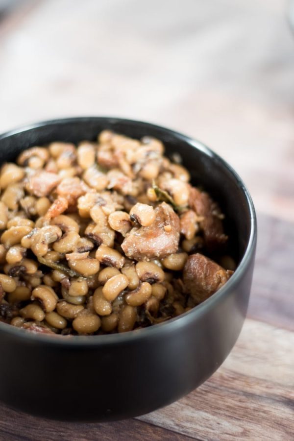 Easy Instant Pot Black Eyed Peas with Bacon