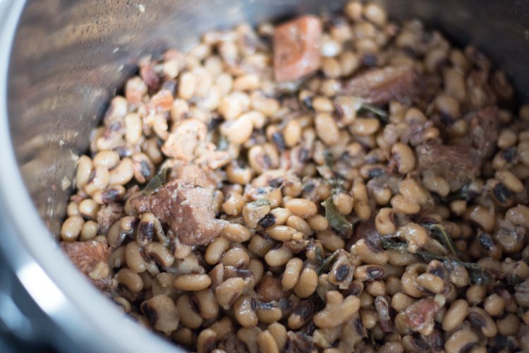 Easy Instant Pot Black Eyed Peas with Bacon Simply Side Dishes