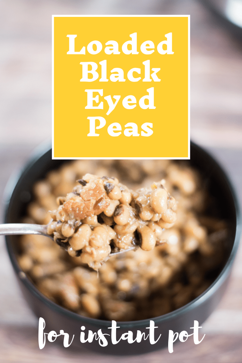 These Instant Pot Black Eyed Peas are full of bacon, pork, and flavor! Great recipe! via @simplysidedishes89