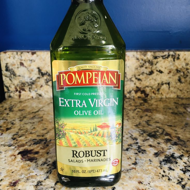 How To Make A Vinaigrette From Scratch   Oil Shot 735x735 