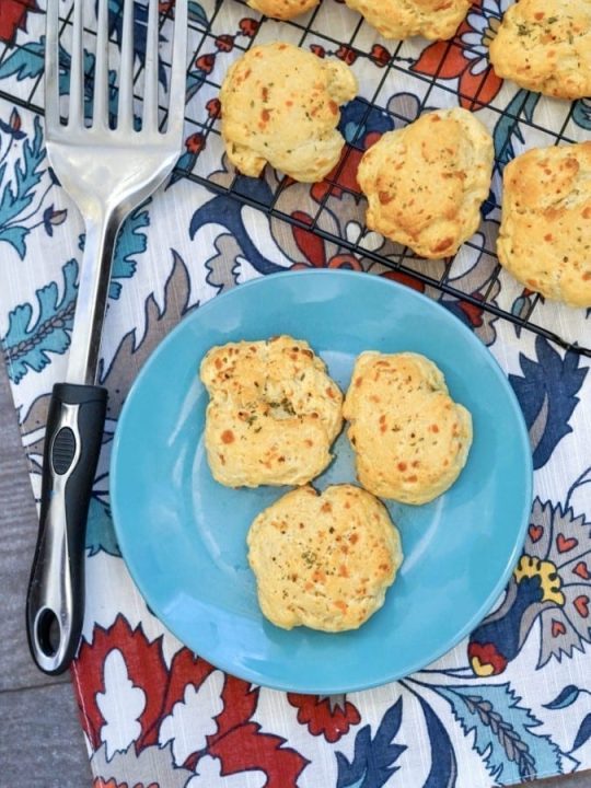 Red Lobster Biscuits in the Air Fryer - Fork To Spoon