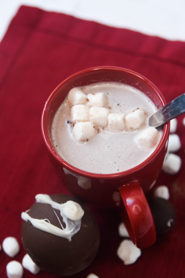 hot cocoa bomb with. marshmallows