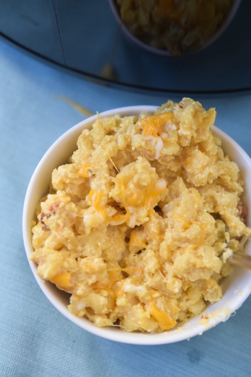 cheesy slow cooker mac and cheese