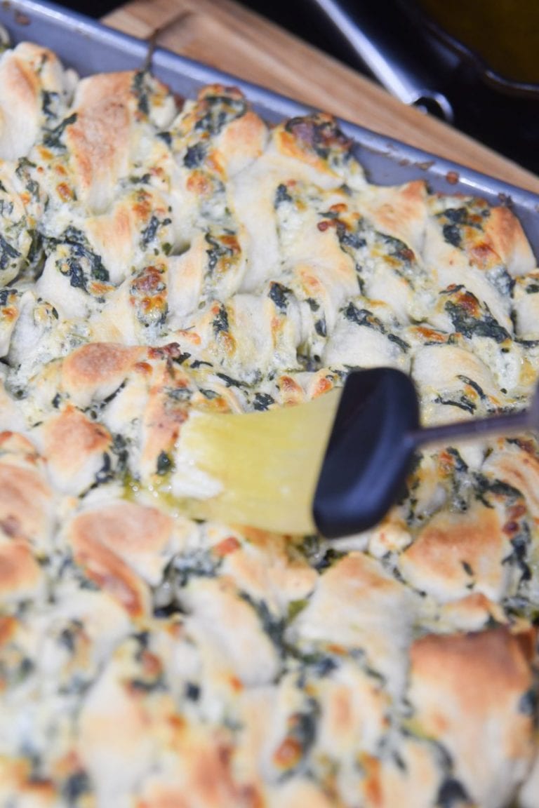 Easy Twisted Spinach Breadsticks Recipe