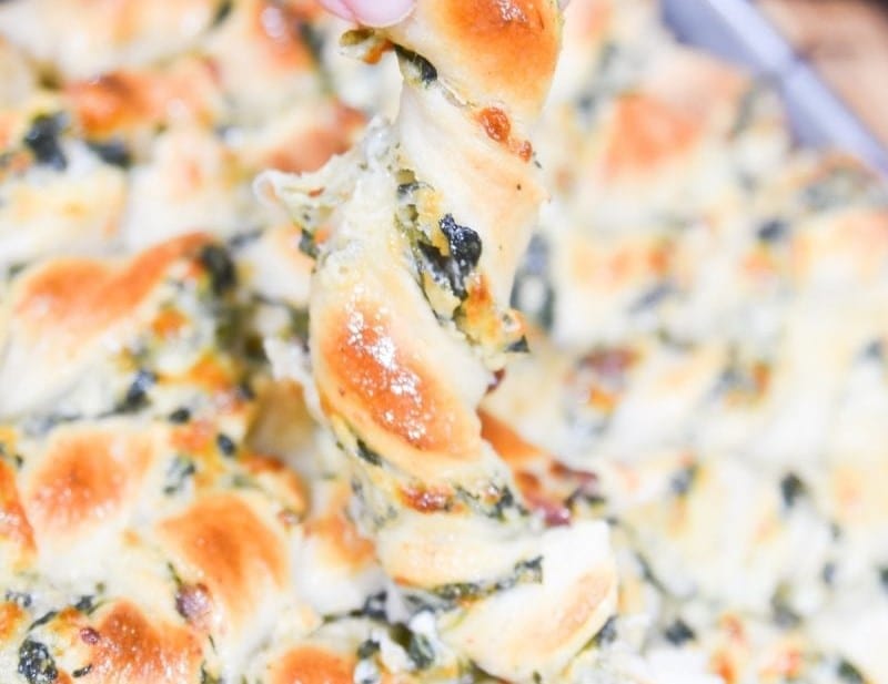 Easy Twisted Spinach Breadsticks Recipe