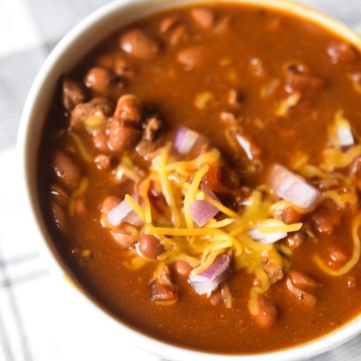 Texas Roadhouse Chili: Hearty & Flavorful (Copycat Recipe)