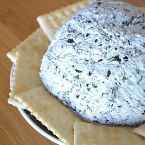 Easy Blue Cheese Ball Recipe