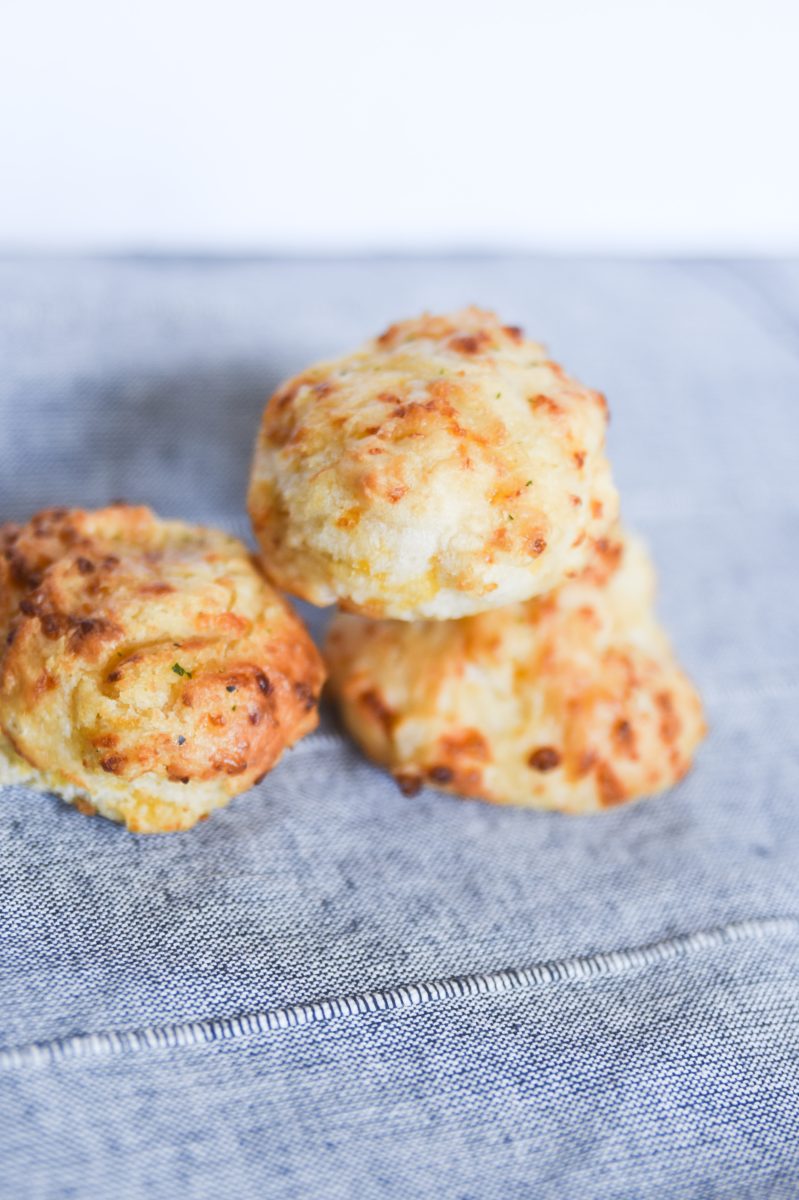 how to reheat cheddar bay biscuits
