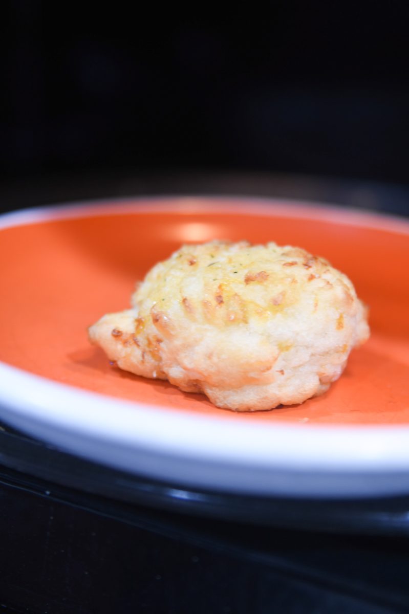 cheddar bay biscuit in microwave